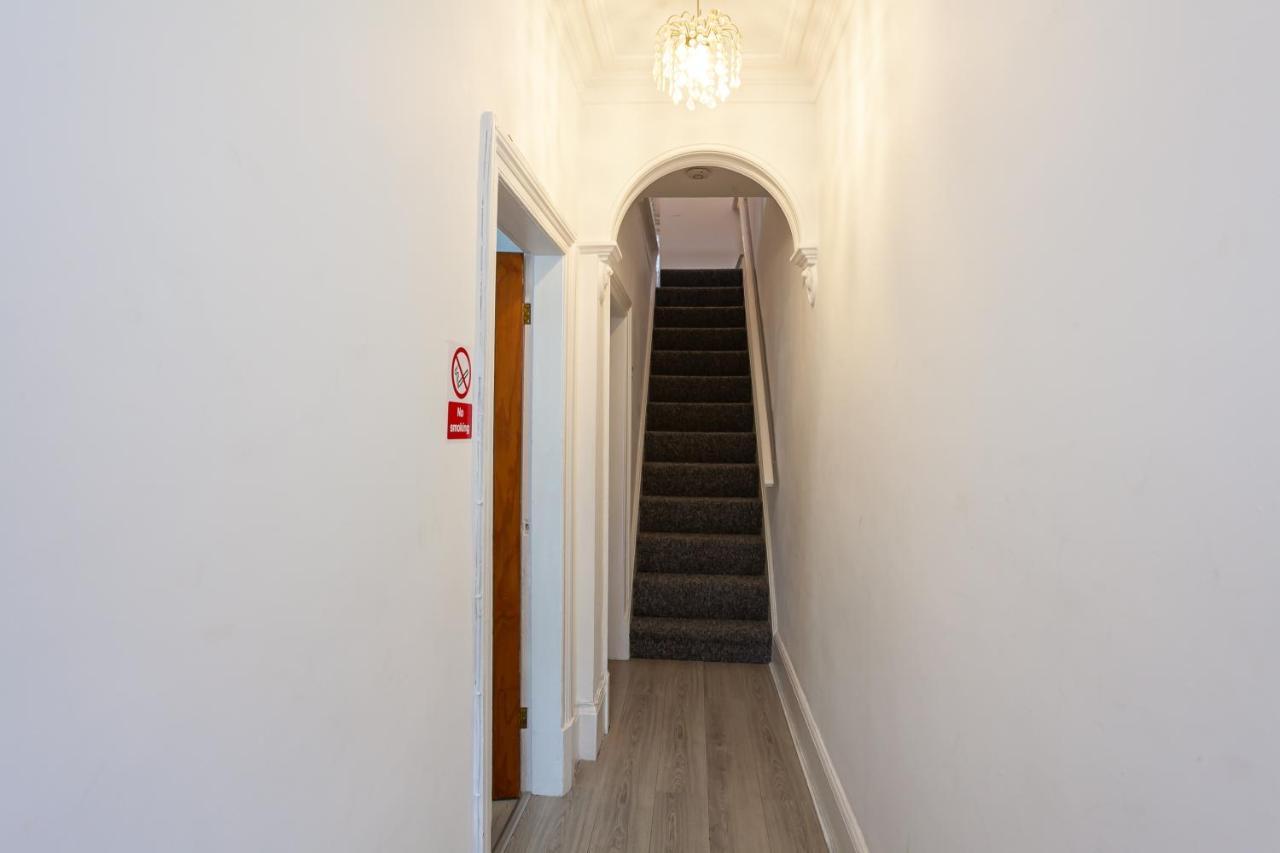 Stay Comfortable-City Centre Location- Sleeps Up To 9 Stoke-on-Trent Exterior foto