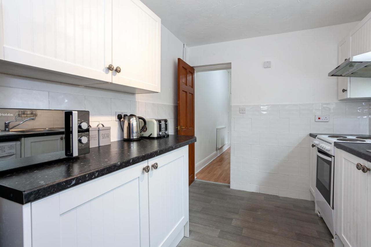 Stay Comfortable-City Centre Location- Sleeps Up To 9 Stoke-on-Trent Exterior foto