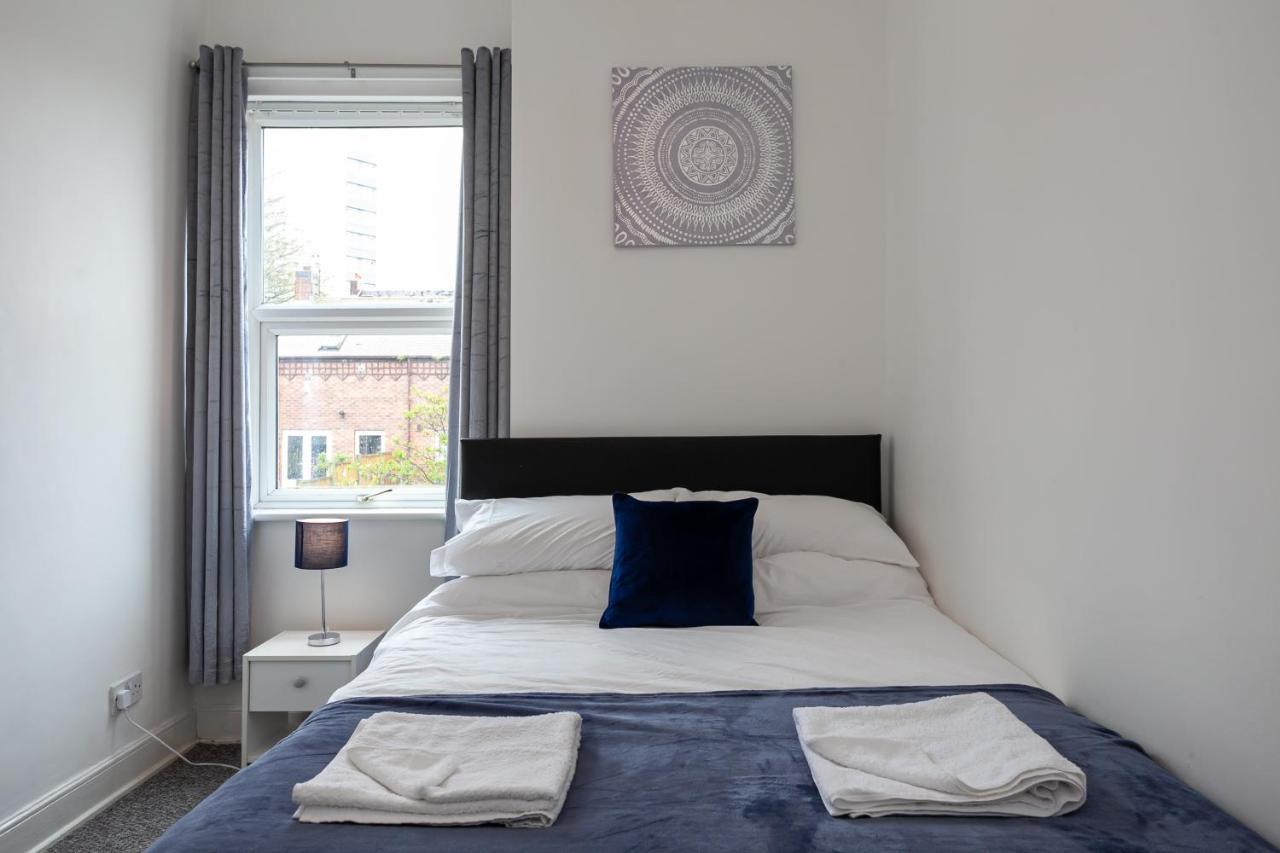 Stay Comfortable-City Centre Location- Sleeps Up To 9 Stoke-on-Trent Exterior foto