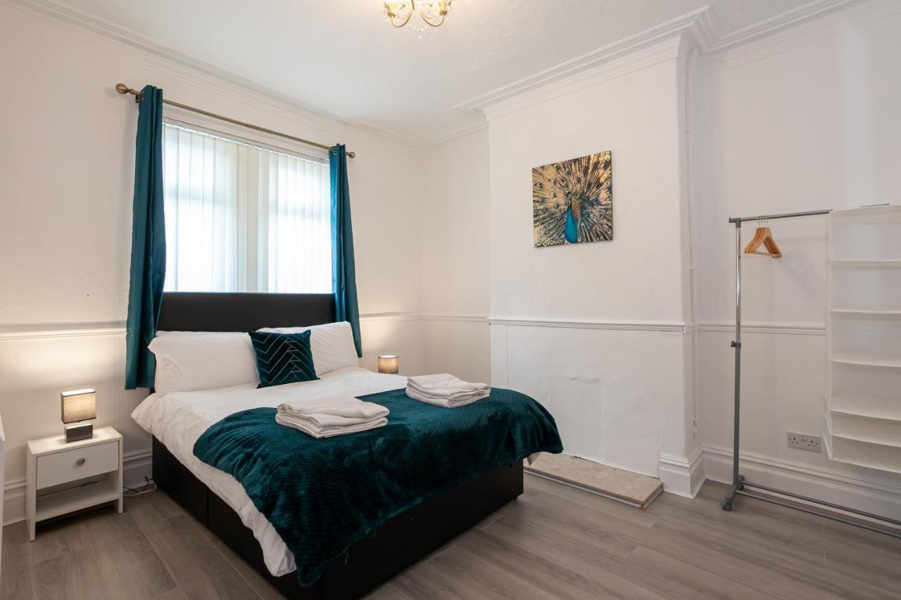 Stay Comfortable-City Centre Location- Sleeps Up To 9 Stoke-on-Trent Exterior foto
