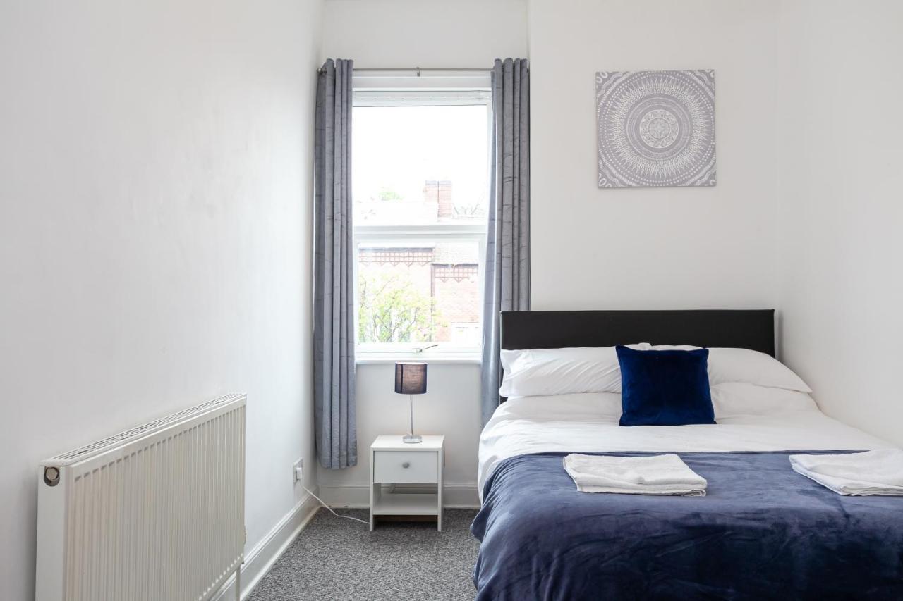 Stay Comfortable-City Centre Location- Sleeps Up To 9 Stoke-on-Trent Exterior foto