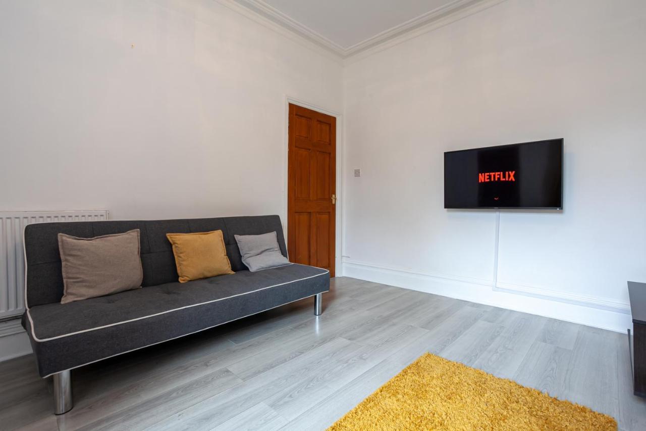 Stay Comfortable-City Centre Location- Sleeps Up To 9 Stoke-on-Trent Exterior foto